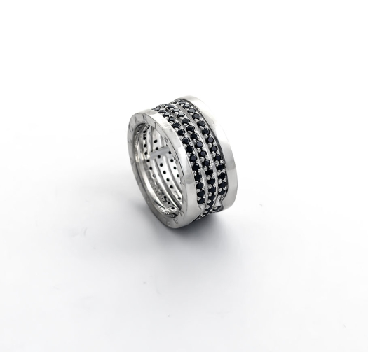 Кільце широке з чорними каменями Bvlgari із срібла 925 проби
