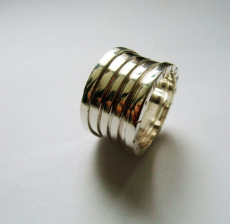 Широке кільце без каменів Bvlgari