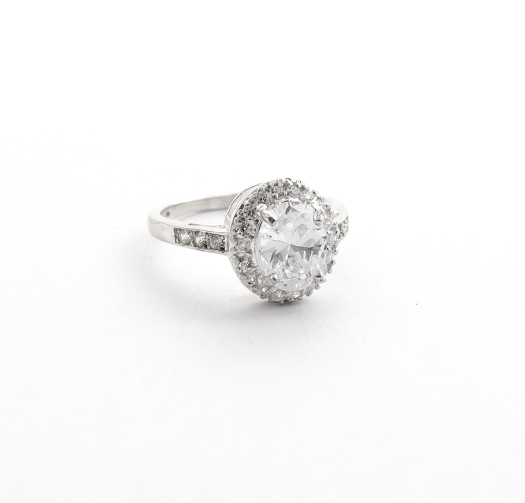 Серебряное Кольцо с овальным камнем из серебра 925 пробы Серебряное Кольцо с овальным камнем из серебра 925 пробы