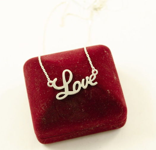 Ланцюжок з ім'ям Love із срібла 925 проби