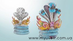 Золотой браслет от Van Cleef
